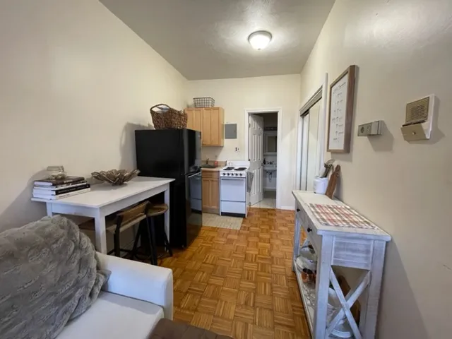 Studio bed, 1 bath apartment for rent at 40 Anderson St Unit 12, Beacon Hill — photo 9 of 12