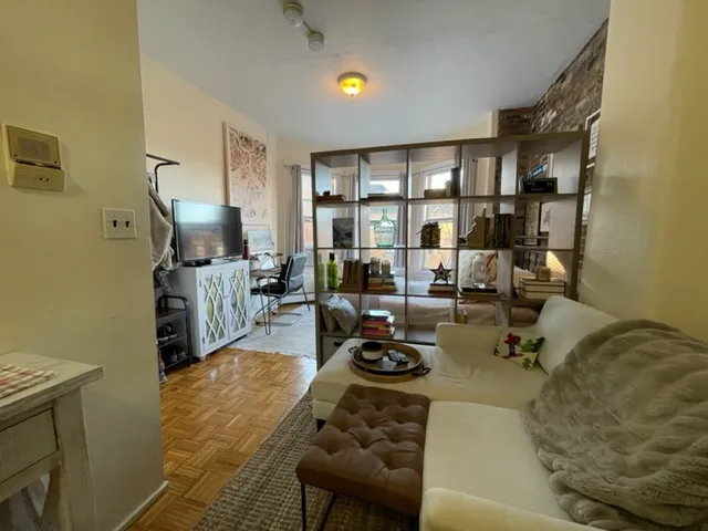 Studio bed, 1 bath apartment for rent at 40 Anderson St Unit 12, Beacon Hill — photo 5 of 12
