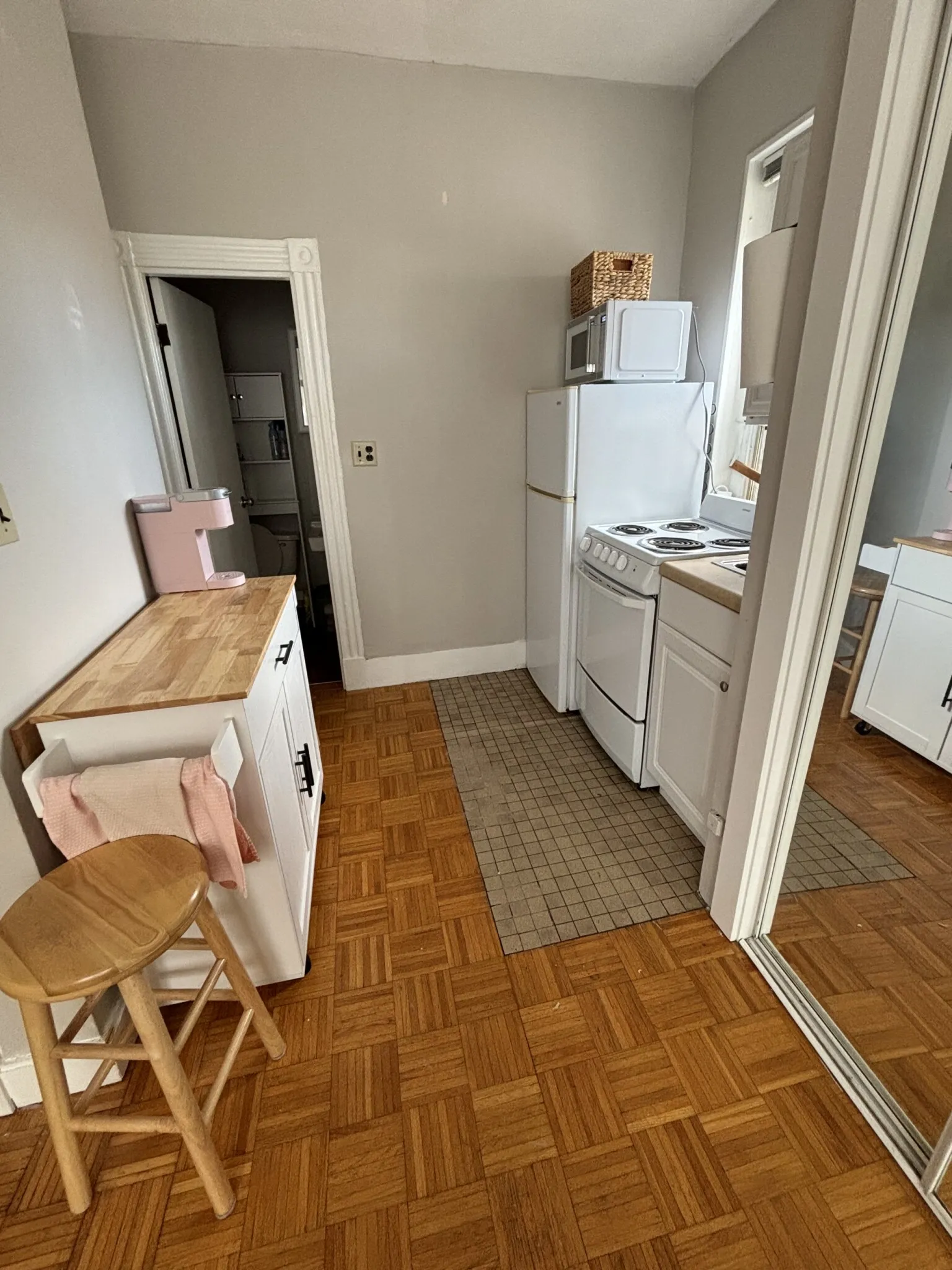 Studio bed, 1 bath apartment for rent at 40 Anderson St Unit 17, Beacon Hill — photo 4 of 6