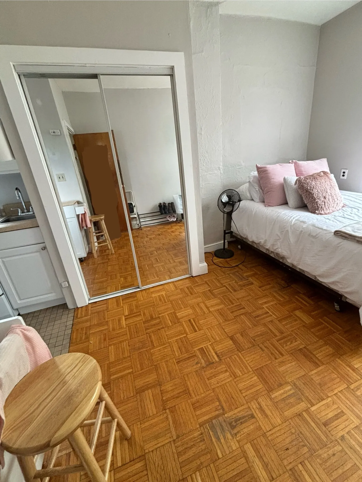 Studio bed, 1 bath apartment for rent at 40 Anderson St Unit 17, Beacon Hill — photo 2 of 6