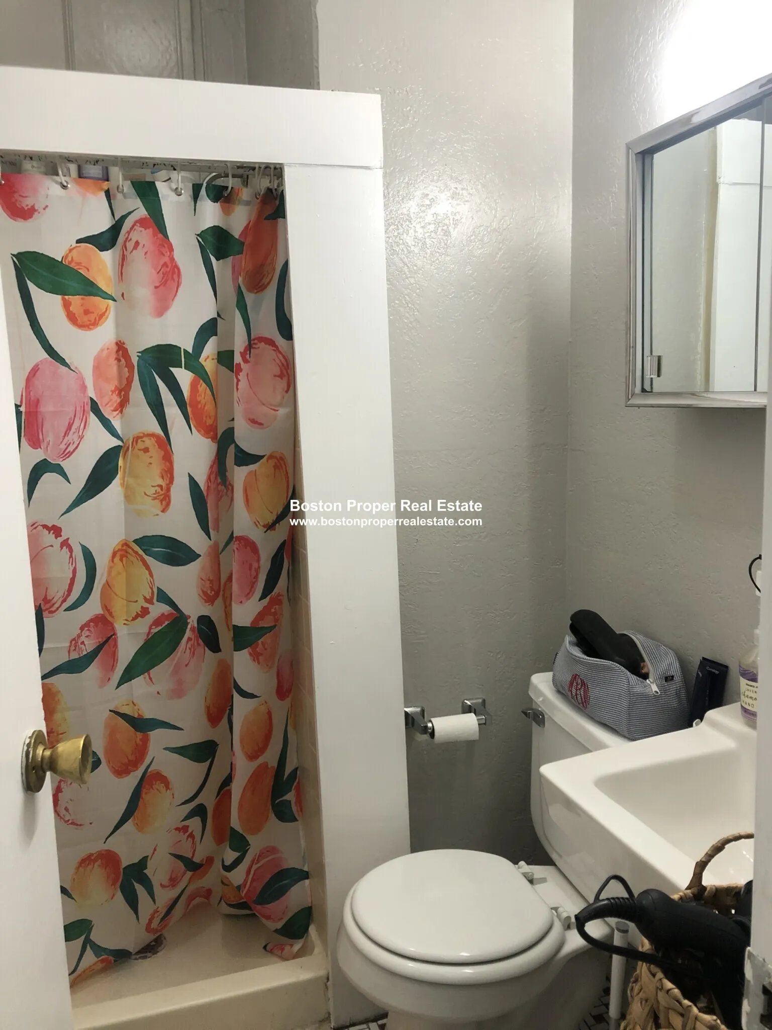 Studio bed, 1 bath apartment for rent at 40 Anderson St Unit 3, Beacon Hill — photo 3 of 4