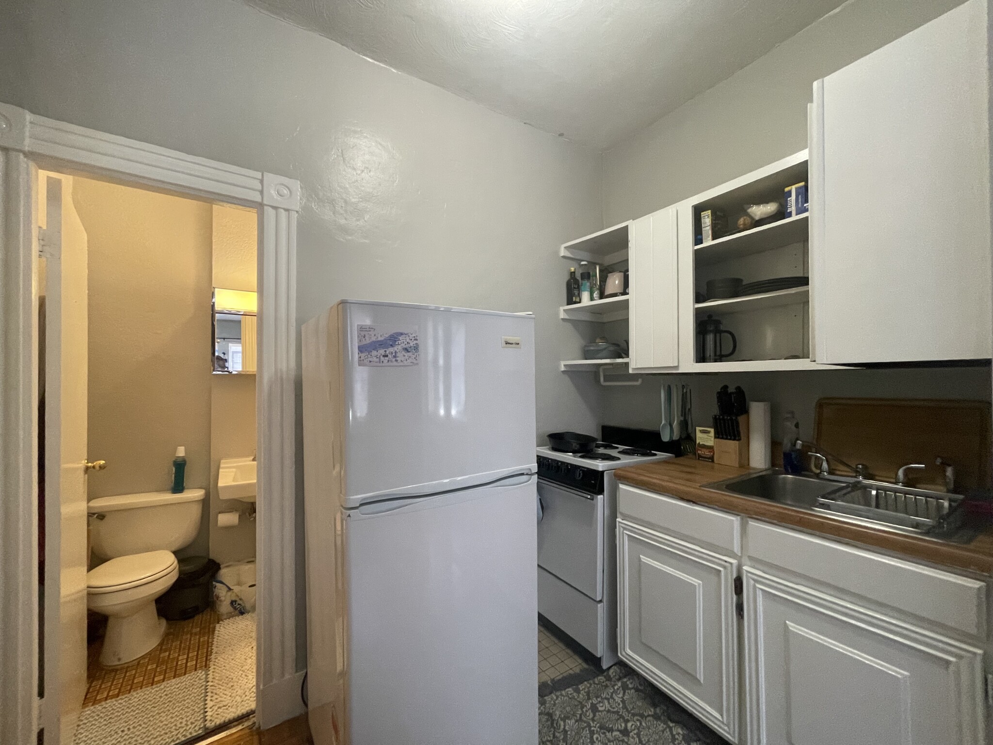 Studio bed, 1 bath apartment for rent at 40 Anderson St Unit 9, Beacon Hill — photo 3 of 5
