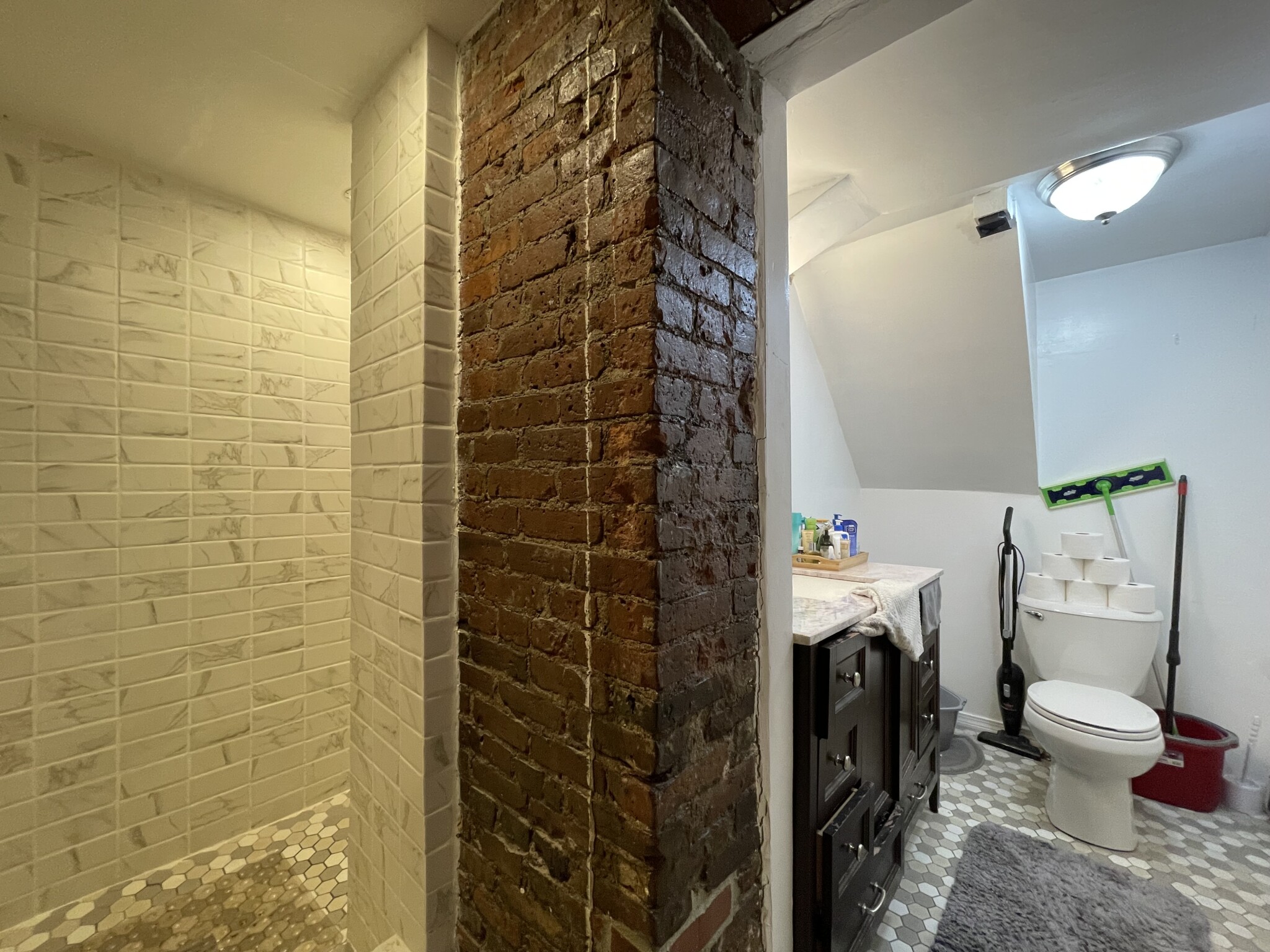 2 bed, 1 bath apartment for rent at 40 Anderson St Unit A, Beacon Hill — photo 9 of 9