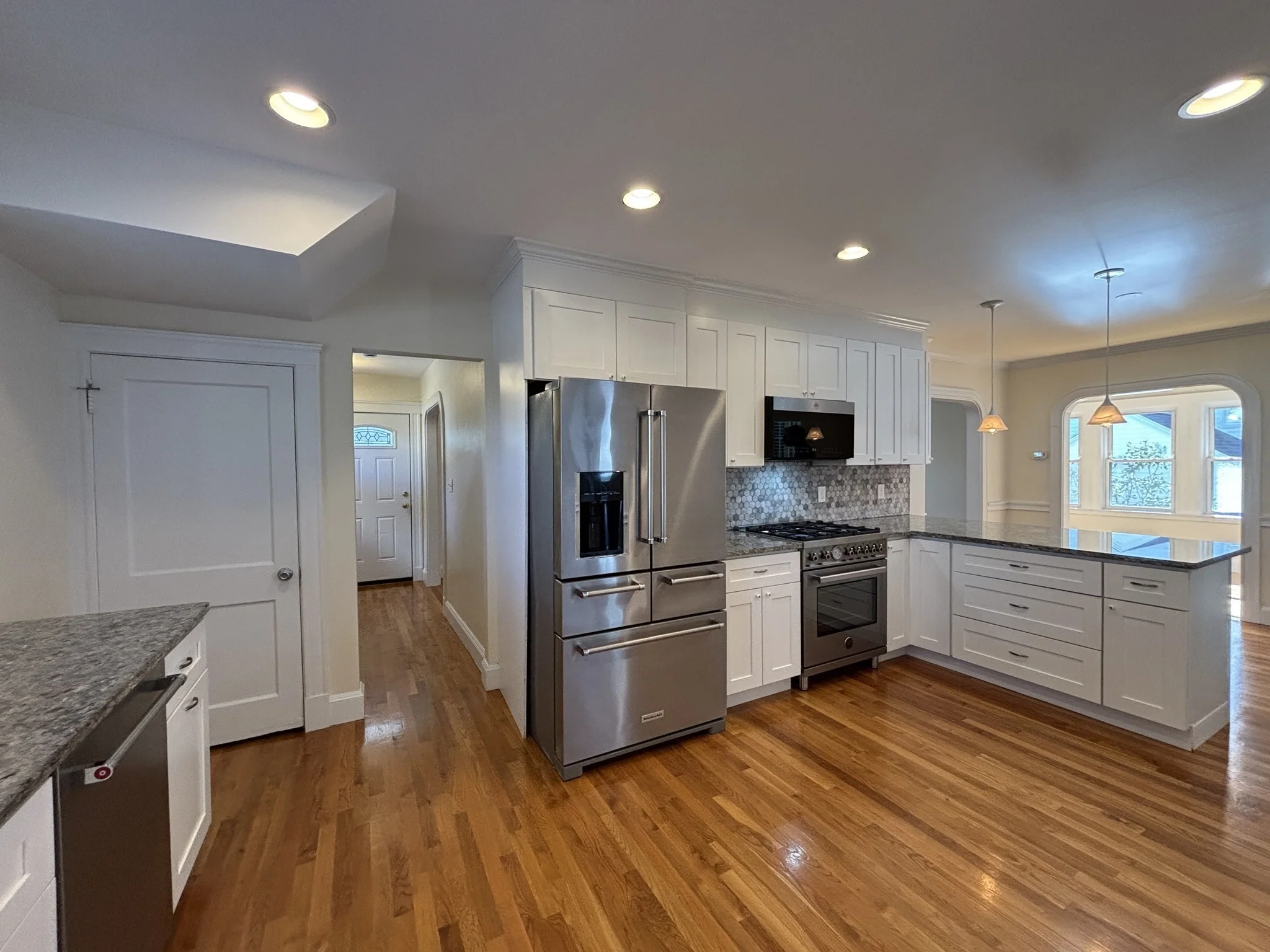 3 bed, 1 bath apartment for rent at 40 Ansonia Rd Unit 40, West Roxbury — photo 3 of 33