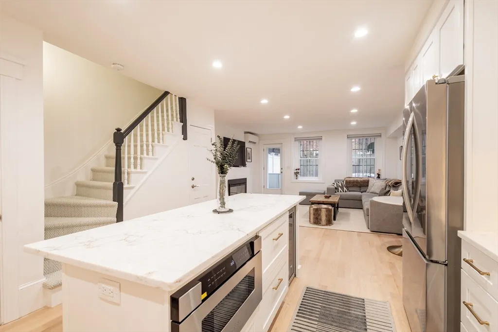 2 bed, 2 bath apartment for rent at 40 Appleton St Unit A, South End — photo 3 of 11