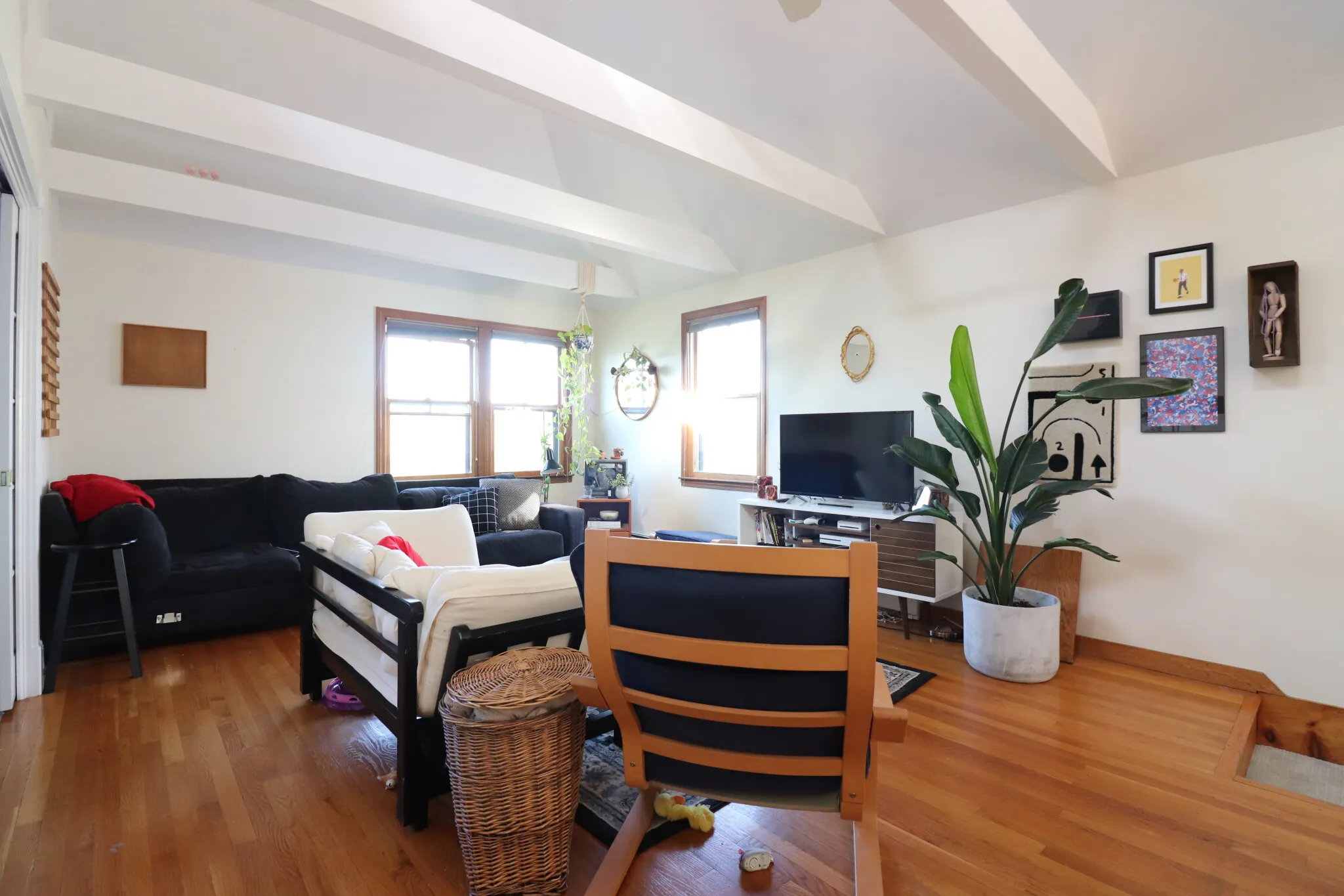 5 bed, 2 bath apartment for rent at 40 Atherton Rd Unit 02, Corey Hill — photo 2 of 25