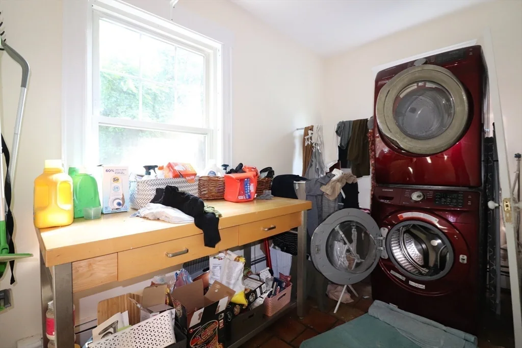 5 bed, 2 bath apartment for rent at 40 Atherton Rd Unit 2, Coolidge Corner — photo 7 of 25