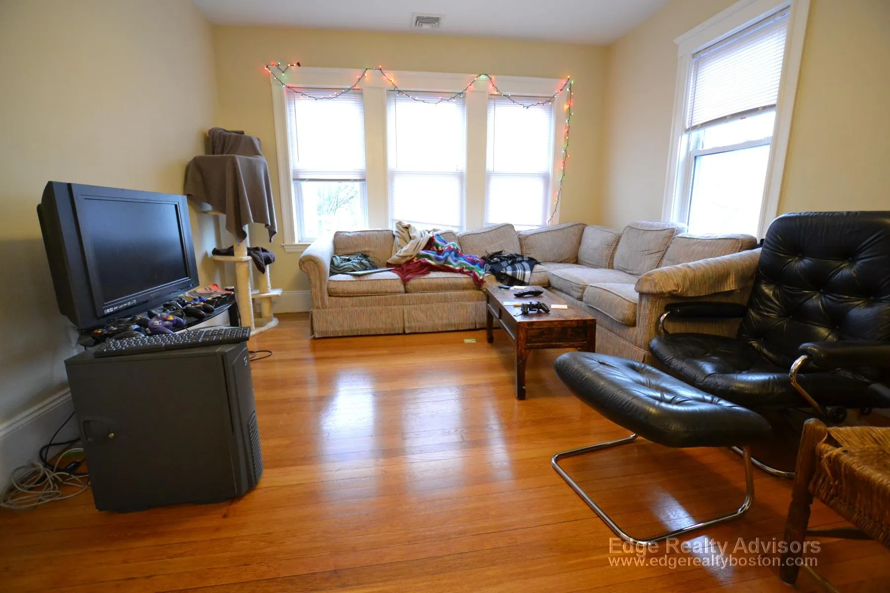 4 bed, 2 bath apartment for rent at 40 Atkins St Unit 1, Brighton — photo 4 of 12
