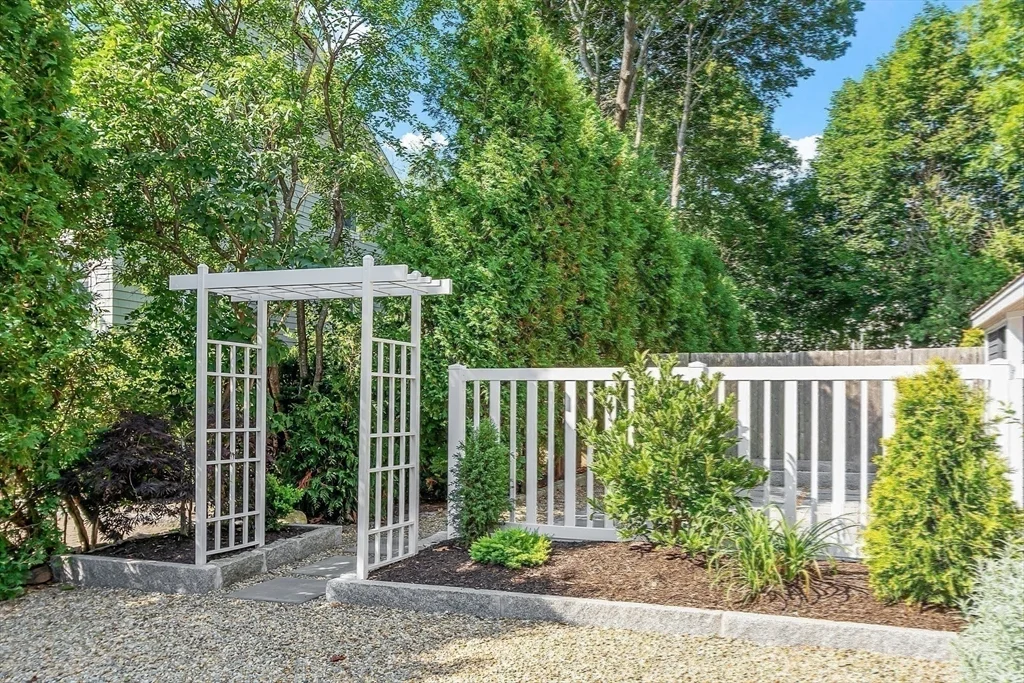 2 bed, 2 bath apartment for rent at 40 Atlantic Ave Unit B, Rockport — photo 34 of 40