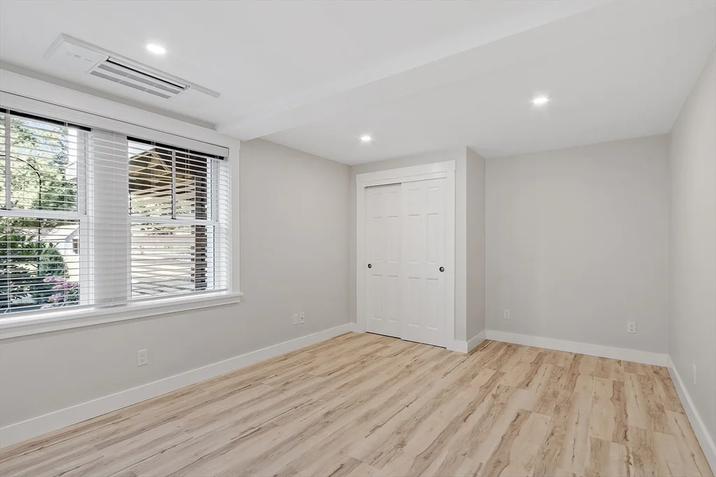 2 bed, 2 bath apartment for rent at 40 Atlantic Ave Unit B, Rockport — photo 23 of 40