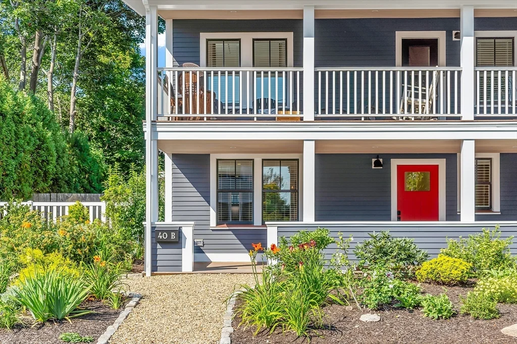 2 bed, 2 bath apartment for rent at 40 Atlantic Ave Unit B, Rockport — photo 3 of 40