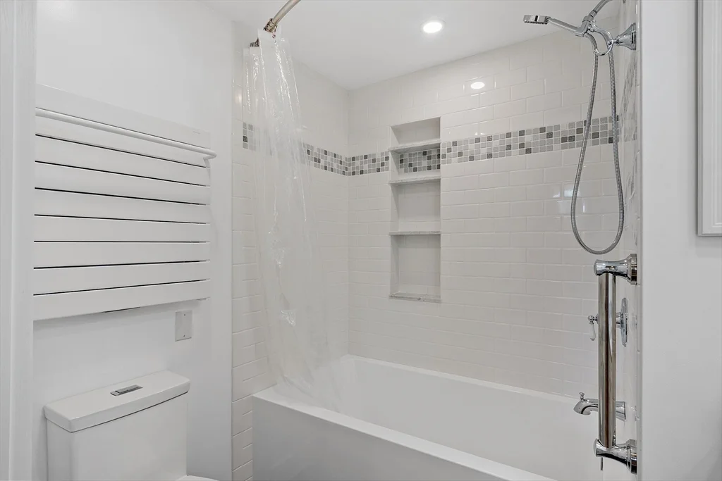 2 bed, 2 bath apartment for rent at 40 Atlantic Ave Unit B, Rockport — photo 30 of 40