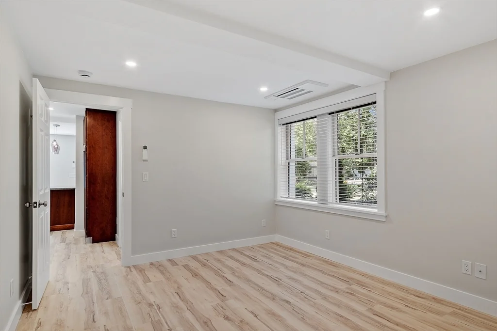 2 bed, 2 bath apartment for rent at 40 Atlantic Ave Unit B, Rockport — photo 24 of 40