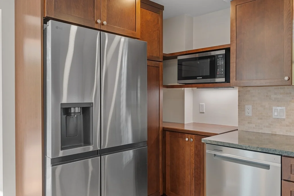 2 bed, 2 bath apartment for rent at 40 Atlantic Ave Unit B, Rockport — photo 17 of 40