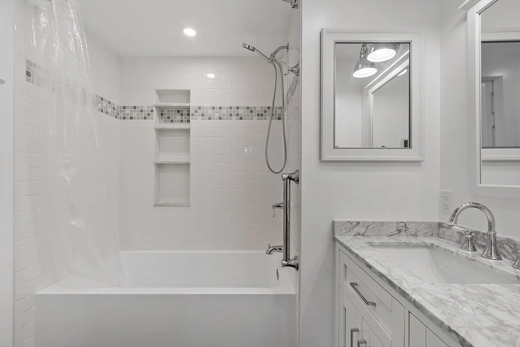 2 bed, 2 bath apartment for rent at 40 Atlantic Ave Unit B, Rockport — photo 29 of 40
