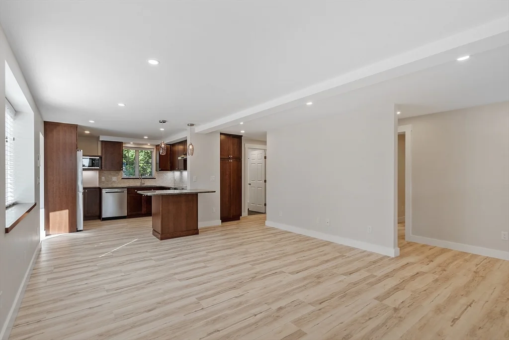 2 bed, 2 bath apartment for rent at 40 Atlantic Ave Unit B, Rockport — photo 13 of 40