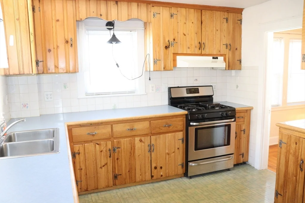 2 bed, 1 bath apartment for rent at 40 Baker Ave Unit 1, Quincy — photo 5 of 18