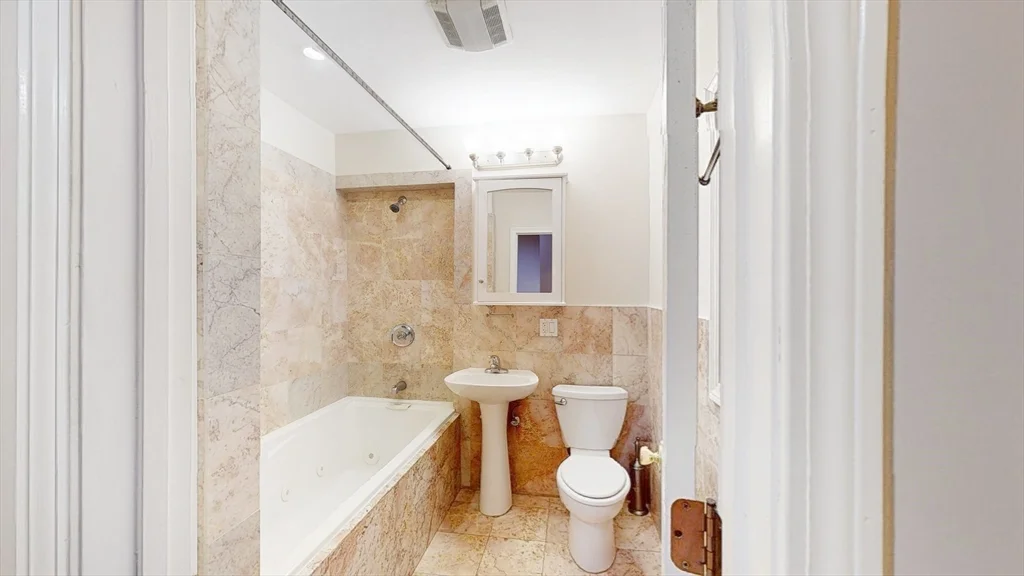 2 bed, 1 bath apartment for rent at 40 Batterymarch St Unit 3, Boston Downtown — photo 8 of 15