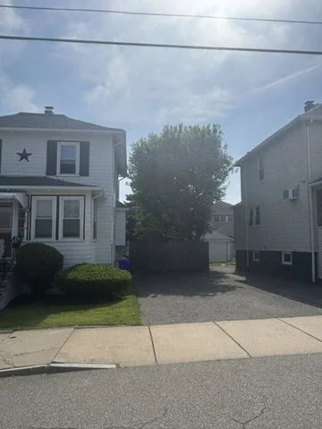3 bed, 1 bath apartment for rent at 40 Bellvale St Unit 0, Malden — photo 2 of 28