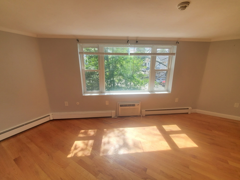 1 bed, 1 bath apartment for rent at 40 Bigelow Unit A, Quincy Center — photo 2 of 12