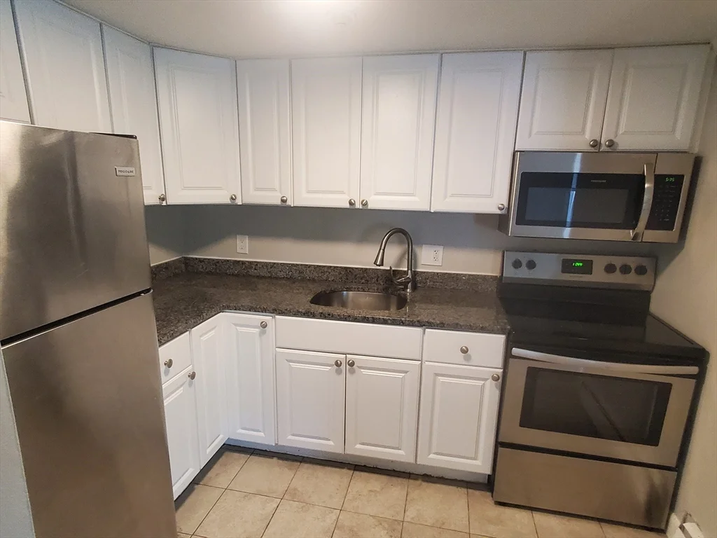 1 bed, 1 bath apartment for rent at 40 Bigelow Unit C, Quincy Center