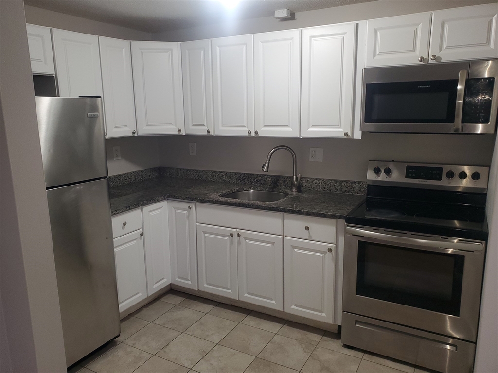 1 bed, 1 bath apartment for rent at 40 Bigelow Unit E, Quincy Center