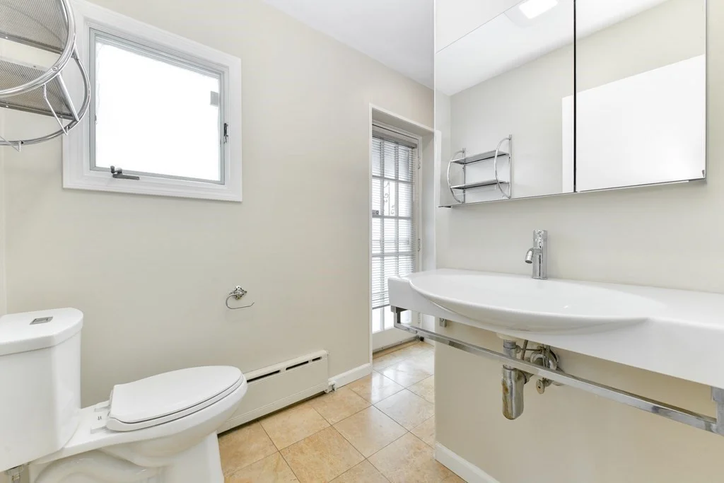 3 bed, 1 bath apartment for rent at 40 Bosson St Unit 2, Revere — photo 5 of 13