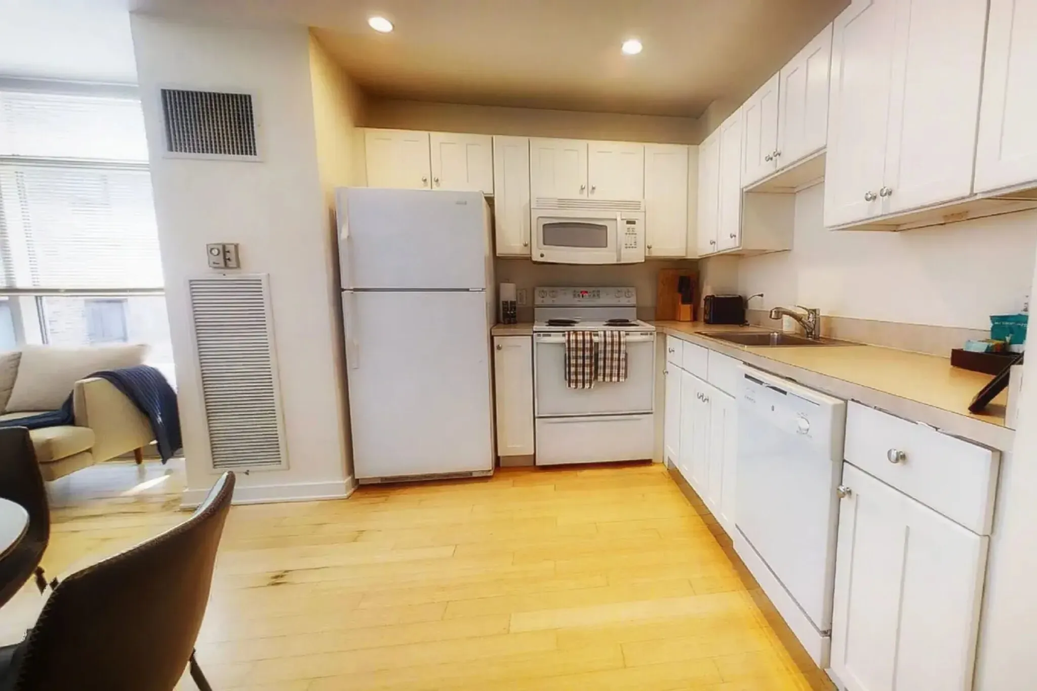 1 bed, 1 bath apartment for rent at 40 Boylston St Unit 204, Boston Downtown — photo 2 of 27