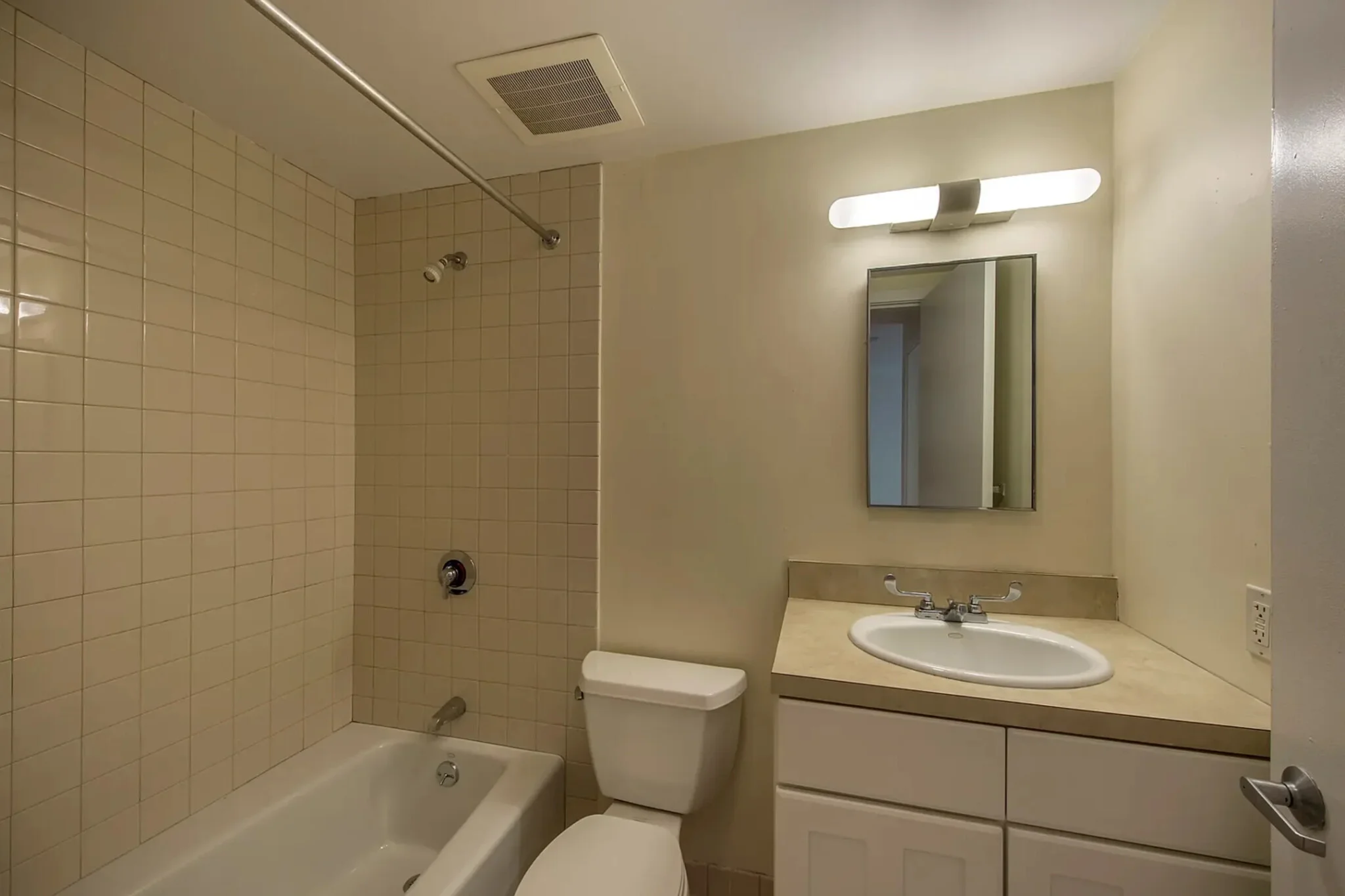 1 bed, 1 bath apartment for rent at 40 Boylston St Unit 204, Boston Downtown — photo 26 of 27