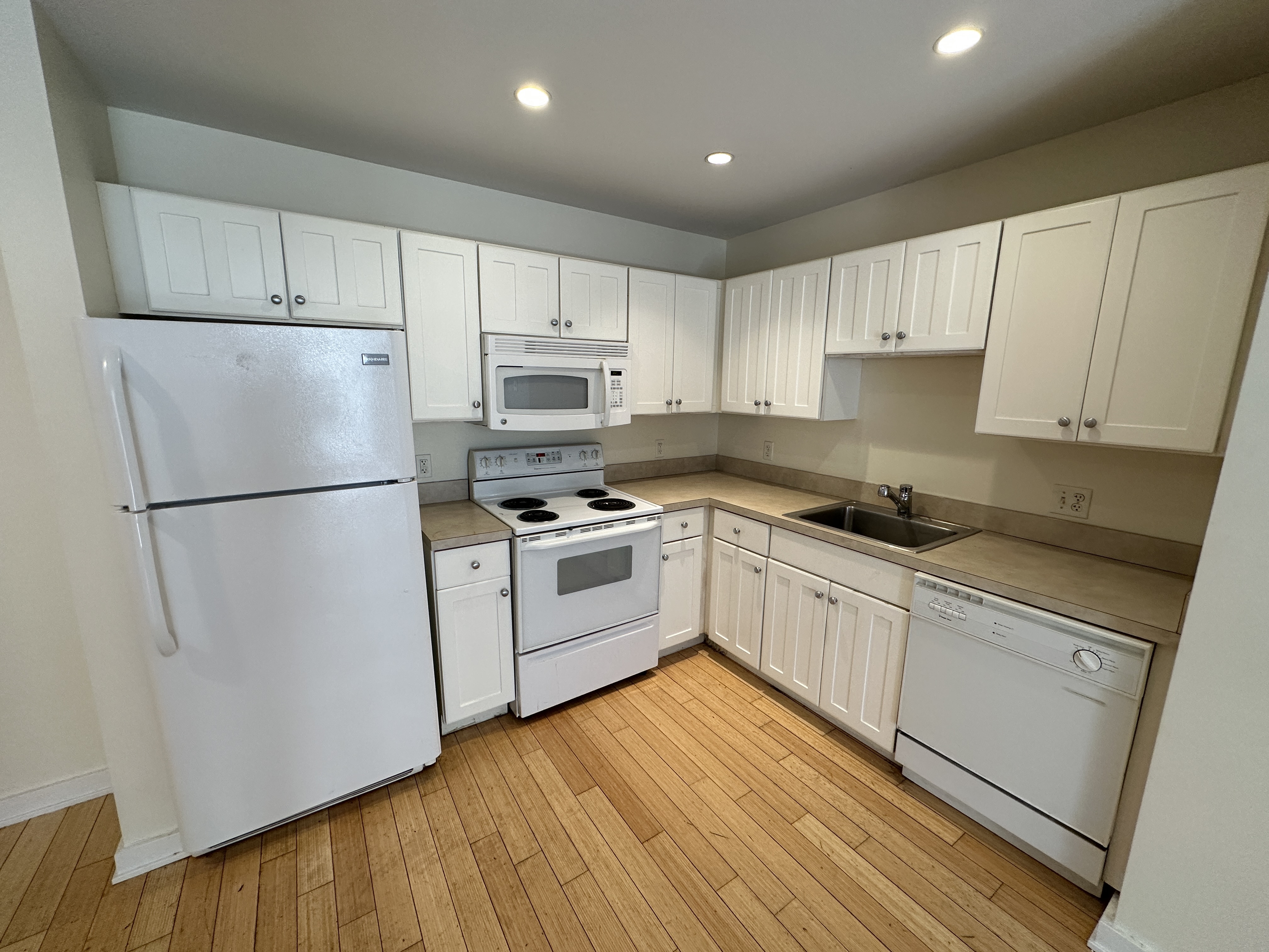 1 bed, 1 bath apartment for rent at 40 Boylston St Unit 204-CF, Boston Downtown — photo 5 of 10