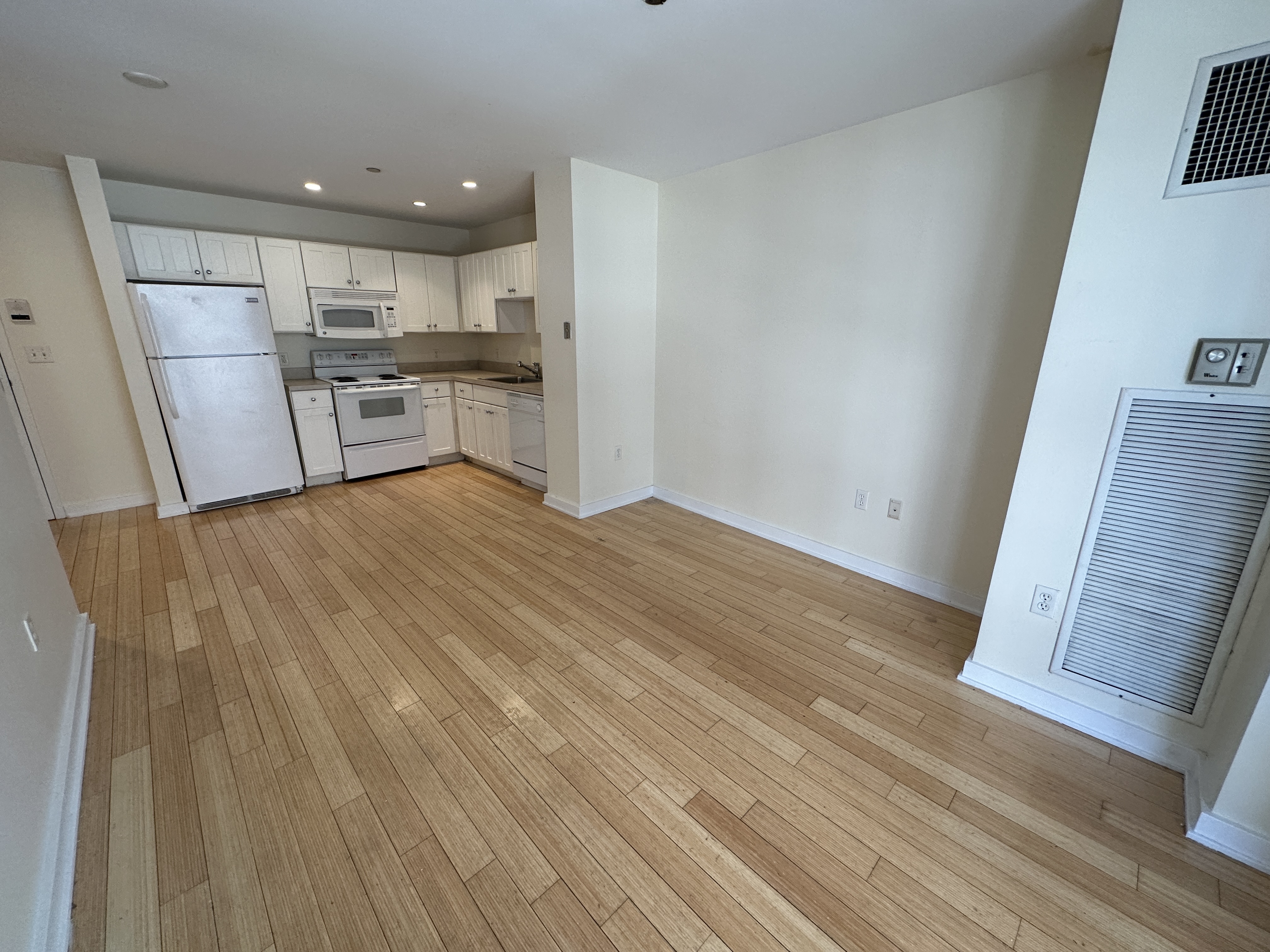 1 bed, 1 bath apartment for rent at 40 Boylston St Unit 204-CF, Boston Downtown — photo 4 of 10