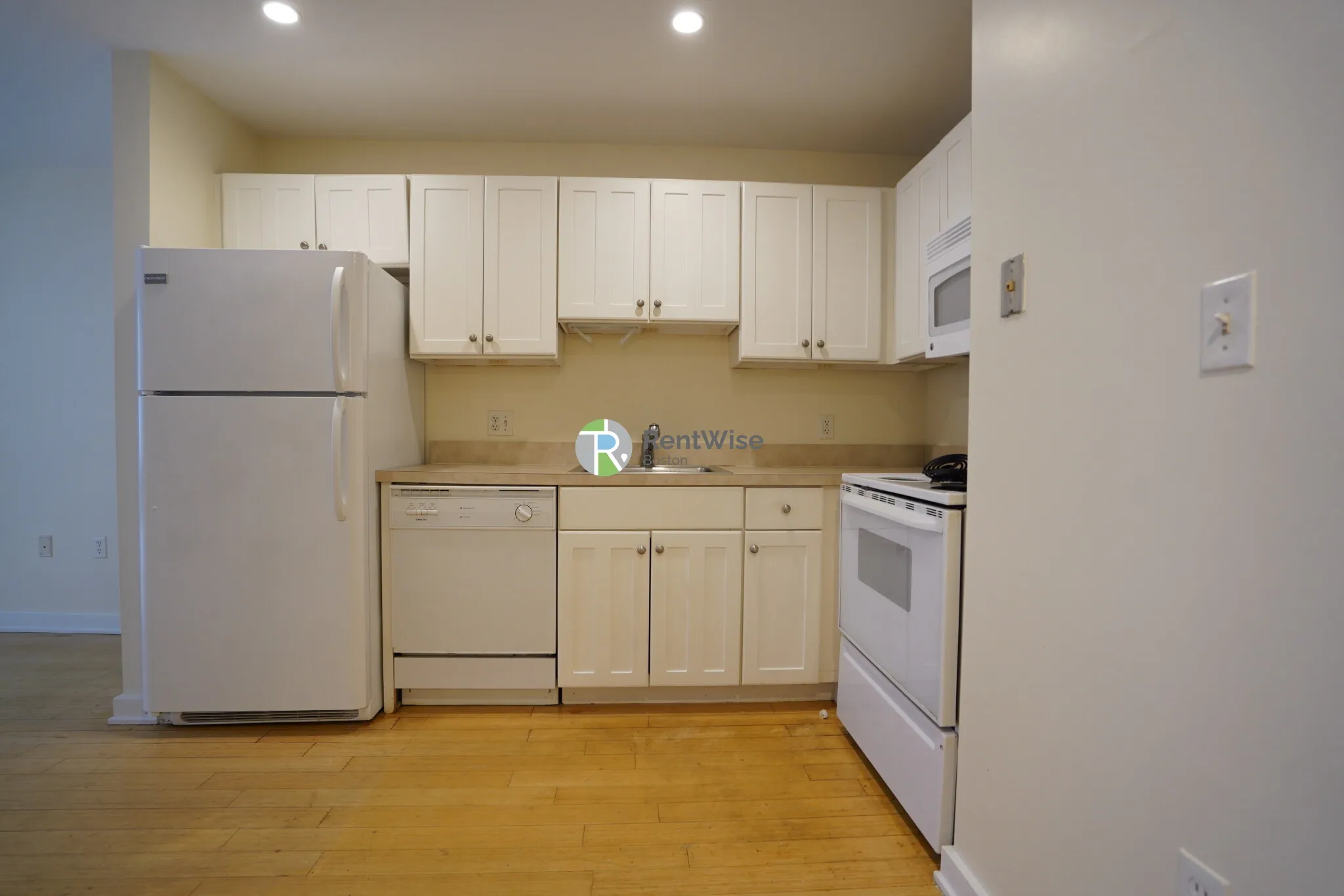 1 bed, 1 bath apartment for rent at 40 Boylston St Unit 403, Boston Downtown — photo 4 of 12