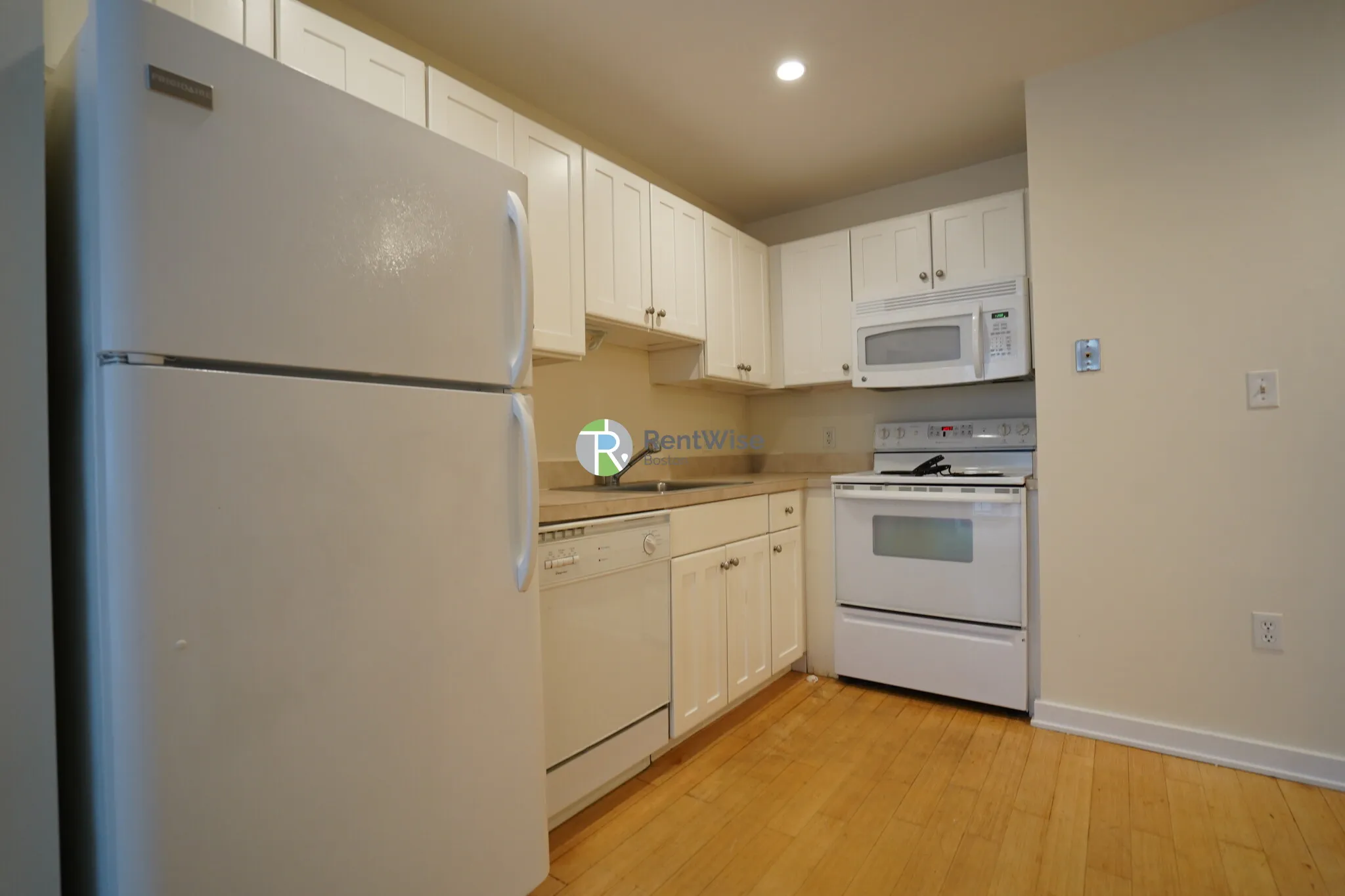 1 bed, 1 bath apartment for rent at 40 Boylston St Unit 403, Boston Downtown — photo 5 of 12