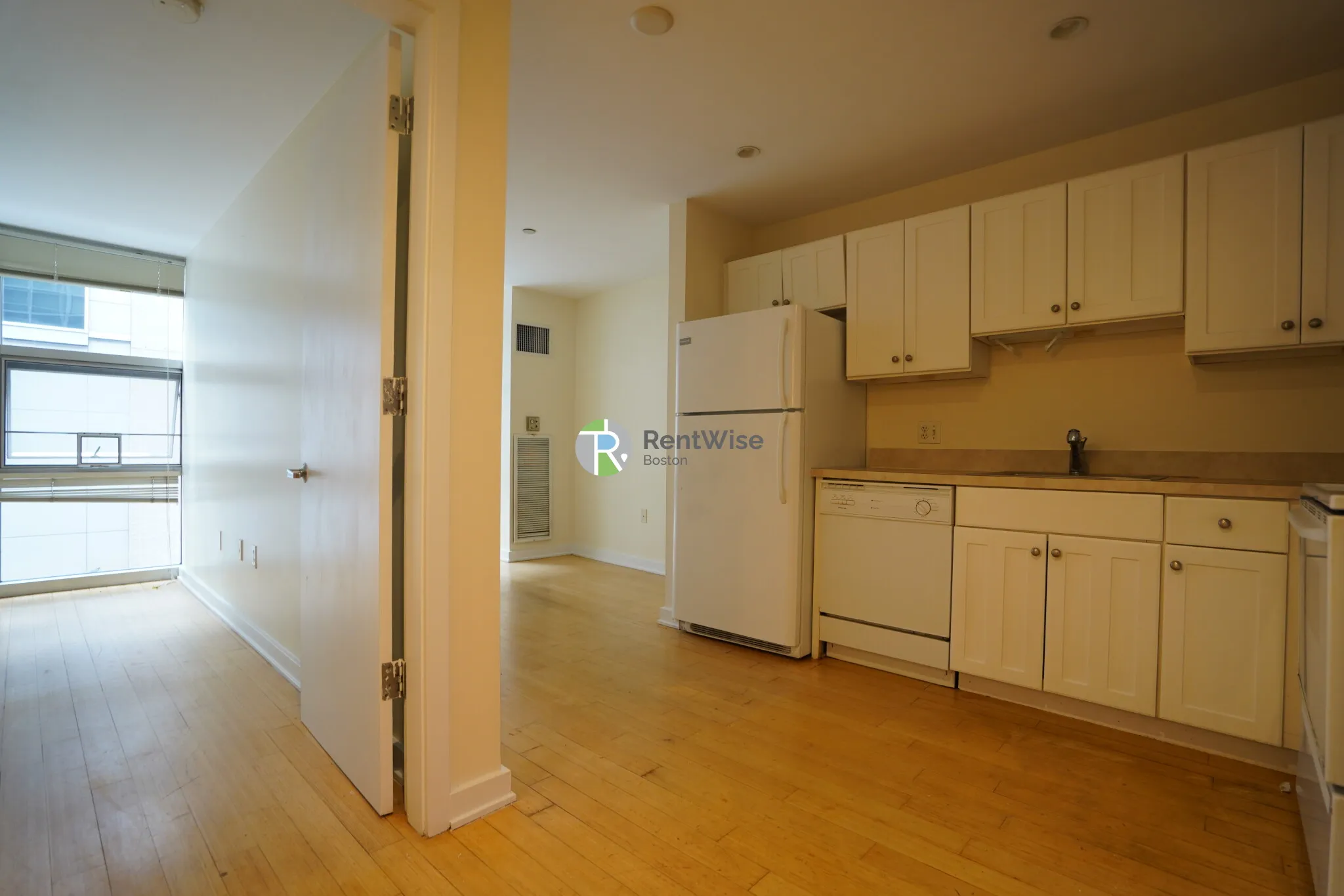 1 bed, 1 bath apartment for rent at 40 Boylston St Unit 403, Boston Downtown — photo 1 of 12