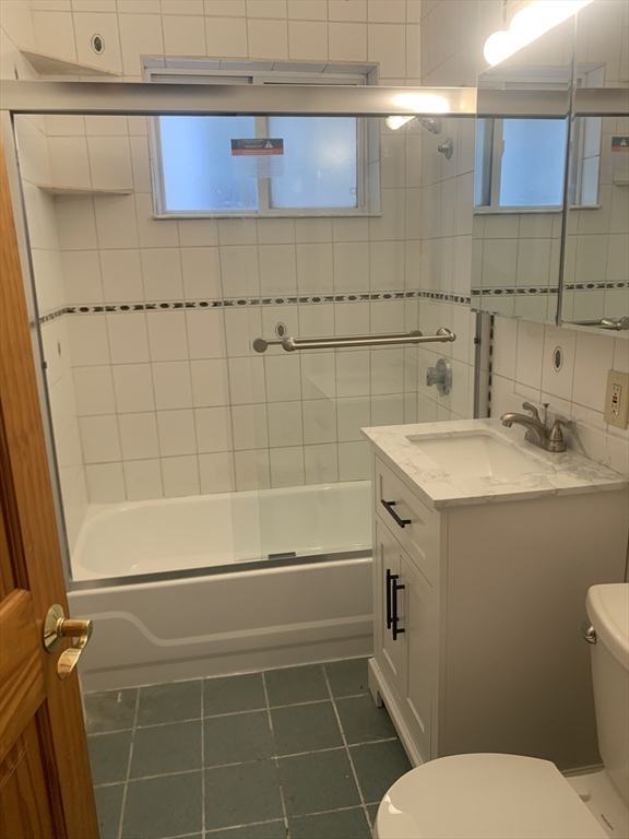 3 bed, 1 bath apartment for rent at 40 Brackett St Unit 1, Oak Square — photo 9 of 9