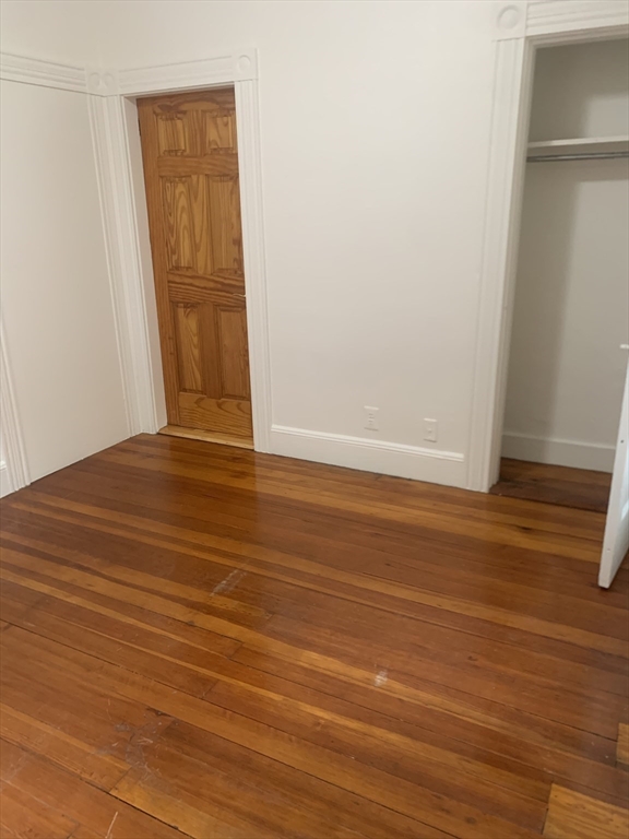 3 bed, 1 bath apartment for rent at 40 Brackett St Unit 1, Oak Square — photo 4 of 9
