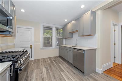 3 bed, 1 bath apartment for rent at 40 Brackett St Unit 2, Oak Square — photo 4 of 25