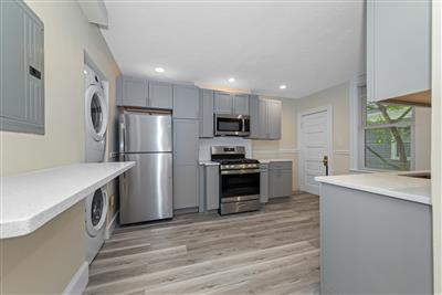 3 bed, 1 bath apartment for rent at 40 Brackett St Unit 2, Oak Square — photo 5 of 25