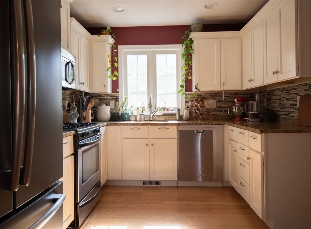 3 bed, 2 bath apartment for rent at 40 Brattle St Unit 7, Arlington — photo 6 of 15