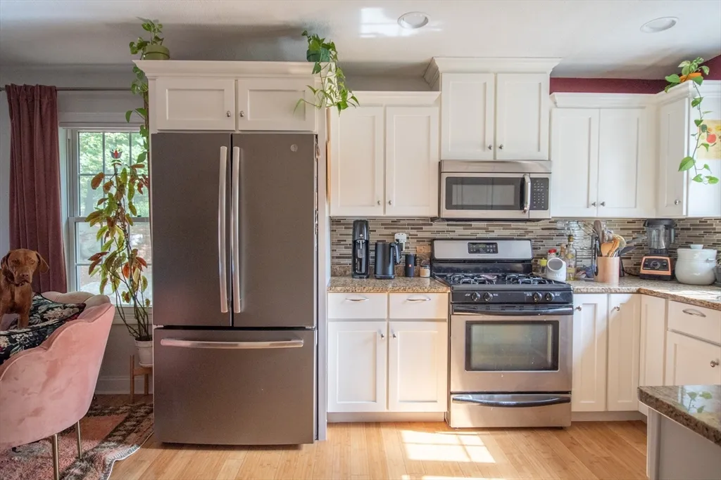 3 bed, 2 bath apartment for rent at 40 Brattle St Unit 7, Arlington — photo 5 of 15