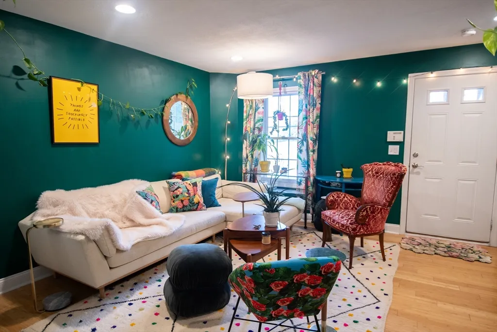 3 bed, 2 bath apartment for rent at 40 Brattle St Unit 7, Arlington — photo 2 of 15