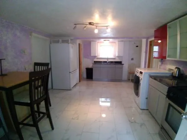 2 bed, 1 bath apartment for rent at 40 Bristol St Unit 1 - 2 split, Wellington-Harrington