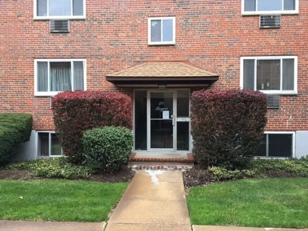 1 bed, 1 bath apartment for rent at 40 Bryon Rd Unit 4, West Roxbury