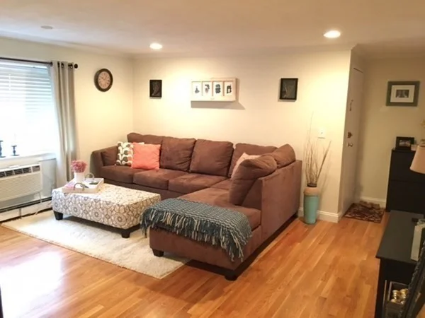 1 bed, 1 bath apartment for rent at 40 Bryon Rd Unit 4, West Roxbury — photo 2 of 8