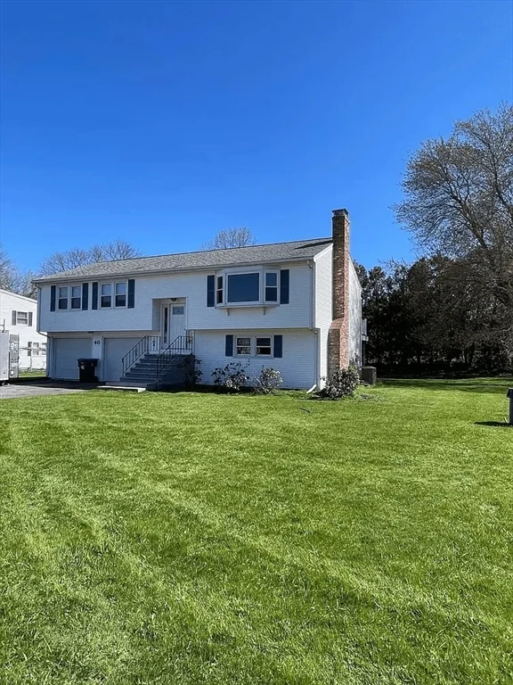 3 bed, 2 bath apartment for rent at 40 Burning Tree Rd Unit 40, Natick — photo 2 of 40