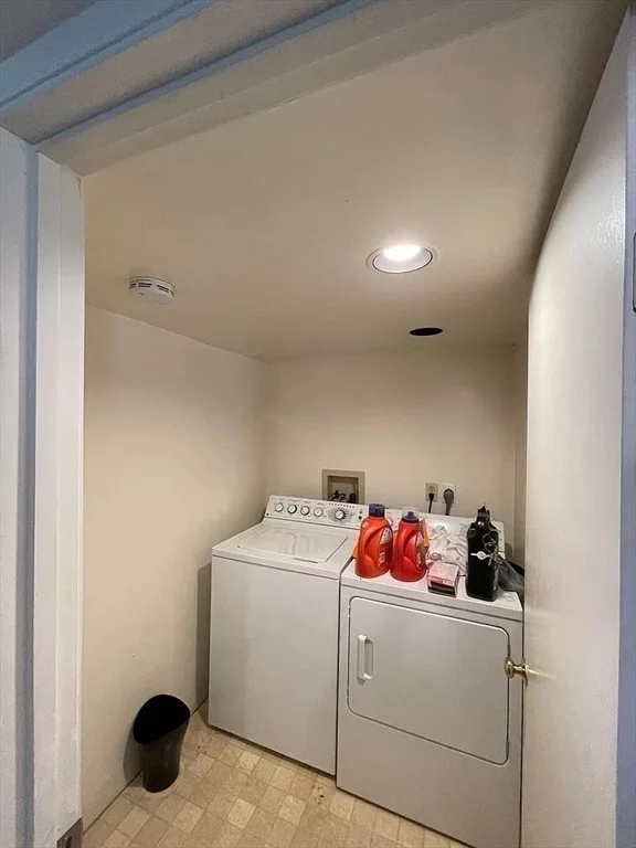 3 bed, 2 bath apartment for rent at 40 Burning Tree Rd Unit 40, Natick — photo 37 of 40