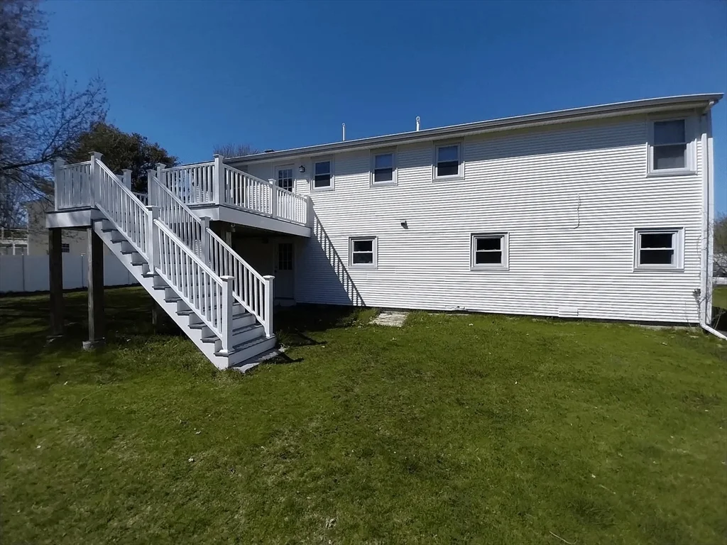 3 bed, 2 bath apartment for rent at 40 Burning Tree Rd Unit 40, Natick — photo 6 of 40