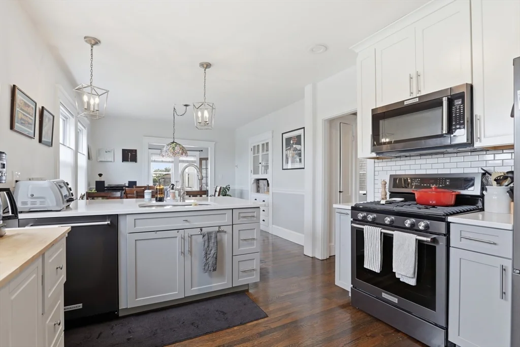 2 bed, 1 bath apartment for rent at 40 Buttonwood St Unit 2, Dorchester — photo 4 of 14