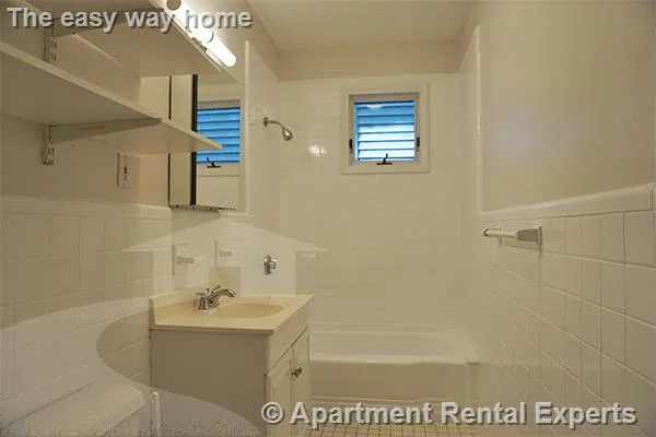 3 bed, 1 bath apartment for rent at 40 Calvin St Unit 2, Ward Two — photo 6 of 8