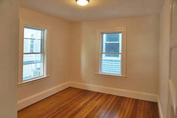 3 bed, 1 bath apartment for rent at 40 Calvin St Unit 40-02, Ward Two — photo 6 of 8
